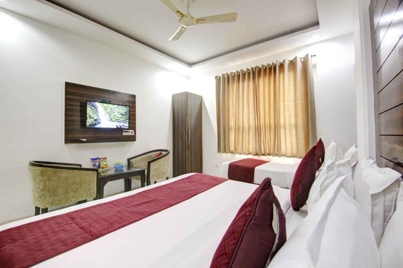 Hotel Devrana Delhi Airport New Delhi Exterior photo