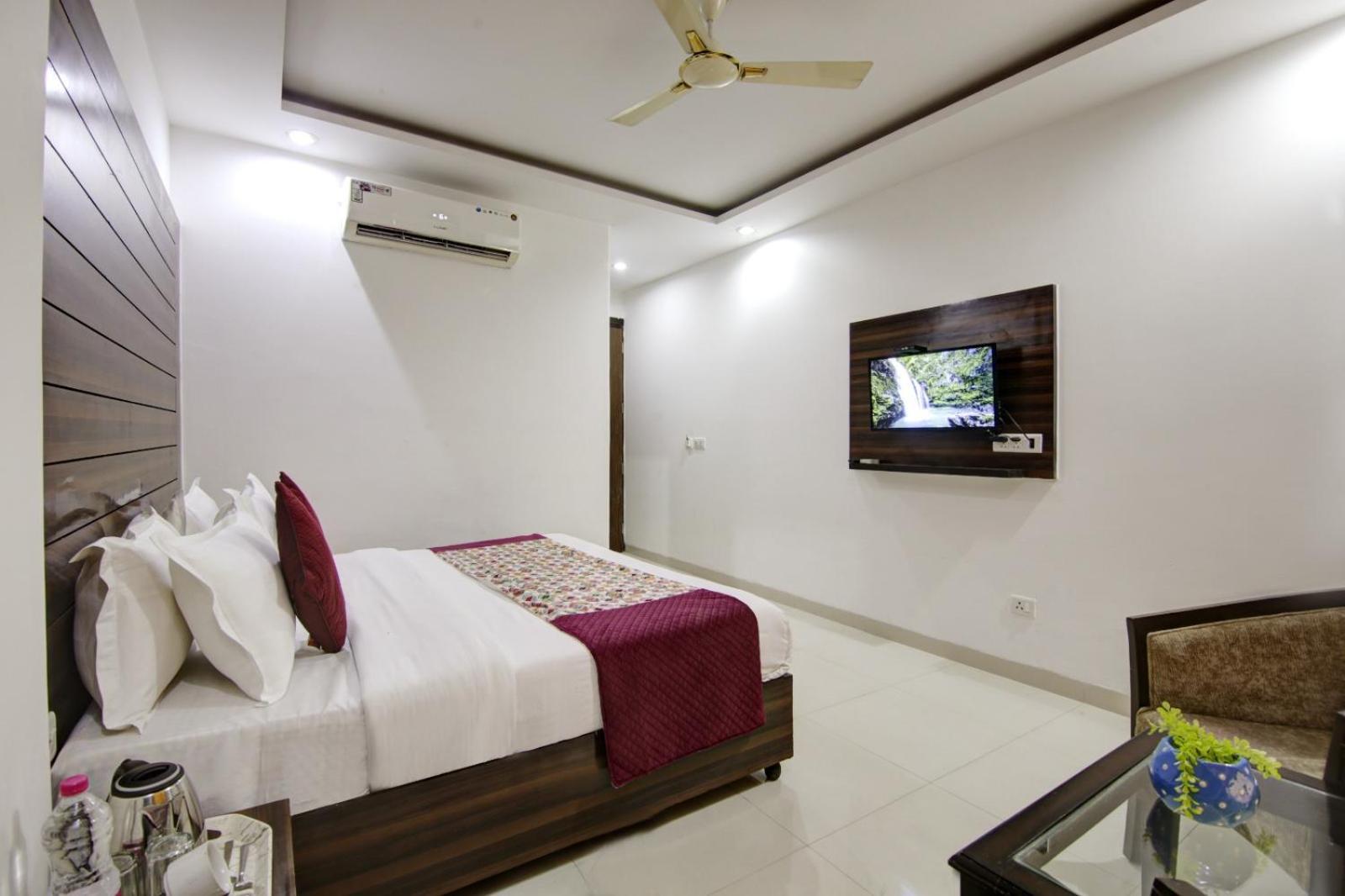 Hotel Devrana Delhi Airport New Delhi Exterior photo