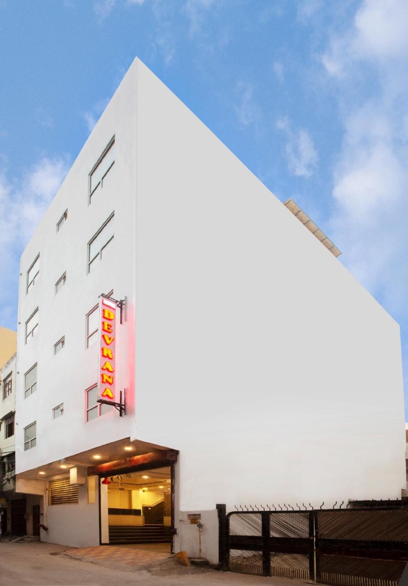 Hotel Devrana Delhi Airport New Delhi Exterior photo